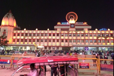 Varanasi, Uttar Pradesh: the railway station by night.