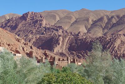 Dadès Gorge: the kasbah of Ait Arbi and the geological formation known as“Pattes de Singes” (Monkey's fingers)