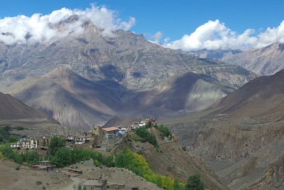 Day 25: the village of Jharkot. Note the fortress commanding access to the spur where the old village is located and the red gompa at the very end,overlooking the valley.