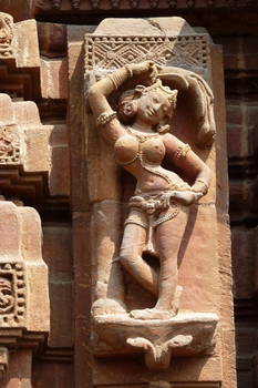 Orissa: fine sculpture of a dancer on one of the temples in Old Bubhaneshwar
