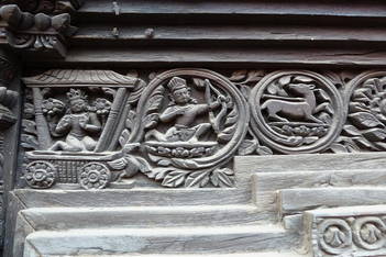 Détails d'un relief en bois sur un temple du Durbar Square de Patan.