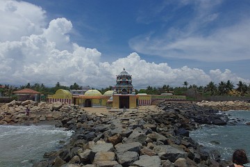 Tranquebar, Tamil Nadu: this place, badly hit by the tsunami in 2004, had a feeling of end of the world. The picture shows a Hindu temple right on the shore.