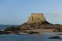 The fort of Petit-Bé on the eponymous island is located a few hundred metres off the city walls of Saint-Malo and only accessible by foot at low tide.