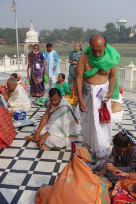 Devotees in Jal Mandir.