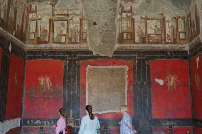 Who said Pompeii is overcrowded? Not many people in this room of the Casa dei Vettii.