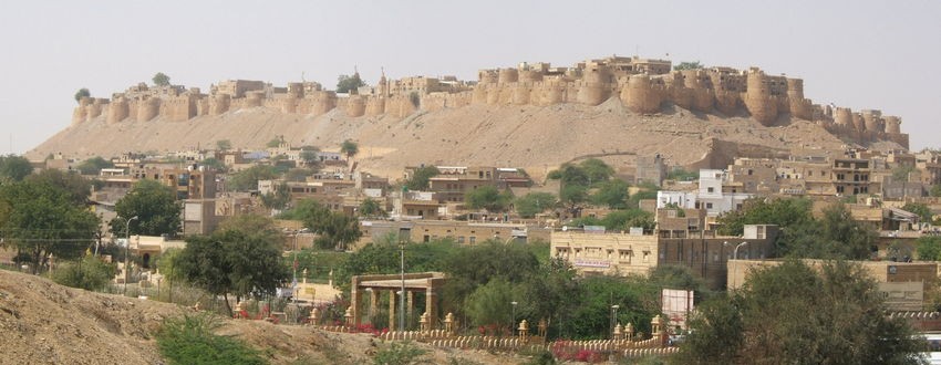 The walled city of Jaisalmer in Rajasthan was a highlight of our trip. Click on the square in the right bottom corner to expand the panorama picture to its real size and view it in full detail.