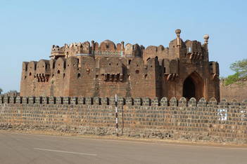 Karnataka, Bidar: the imposing entrance to the fort