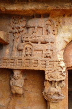 Orissa, Bubhaneshwar: bas relief d'une des grottes Jain d'Udayagiri, gravé au 1er siècle après JC