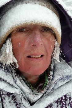 Véro sous la neige, l'abominable femme des neiges.