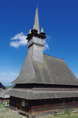 The Josani Church in Budeşti.