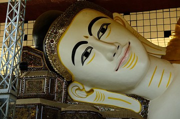 Shwethalyaung Buddha, built in 994 AD. Height: 16 m, Length: 55 m from head...