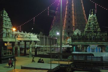 Le temple de Tiruvannamalai by night