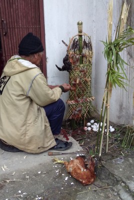 Ziro valley: the Shaman of Hari at work.
