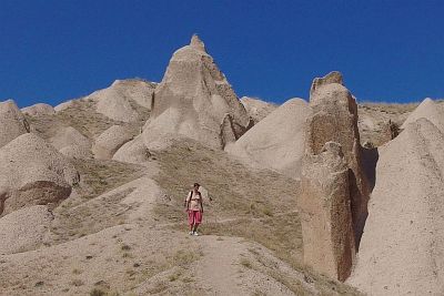 Hiking down to Rose valley from the White Mountain.