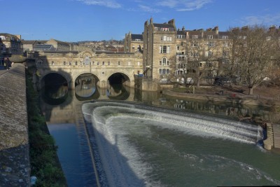 Pulteney Bridge in the city of Bath (Somerset).